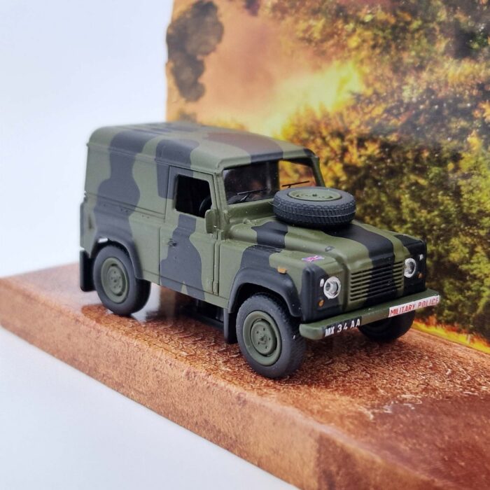 Tarmac - Land Rover Defender Royal Military Police