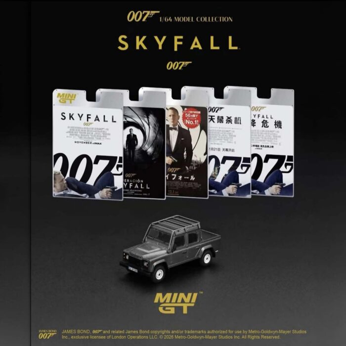 Mini Gt - 2012 Land Rover Defender 110 Crew Cab *Skyfall* Spanish Blister
