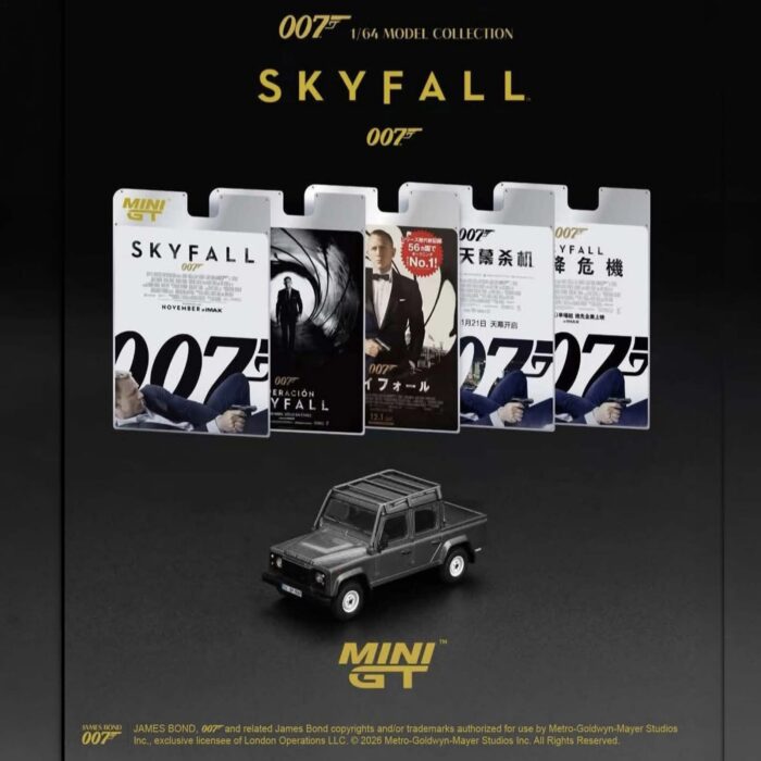 Mini Gt - 2012 Land Rover Defender 110 Crew Cab *Skyfall* Japanese Blister